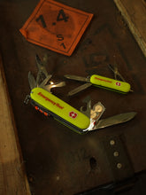 画像をギャラリービューアに読み込む, VICTORINOX EMERGENCY TOOL ビクトリノックス ハントマンライト/シグネイチャーライト