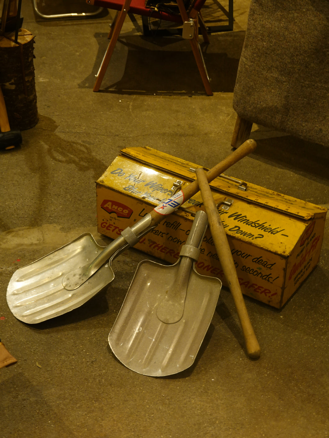 スイス　スノーシャベル