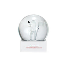 画像をギャラリービューアに読み込む, NASA Snow Globe ナサ スノー グローブ
