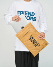 画像をギャラリービューアに読み込む, FRIEND EDITIONS × FreshService FE DEVICE SLEEVE
